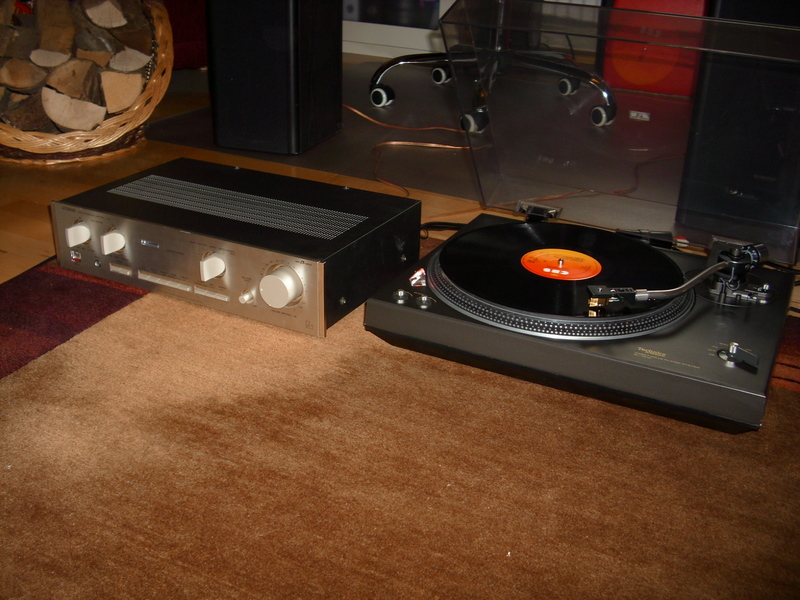 [Bild: Luxman_L_210_mit_Technics_SL_1510.jpg]