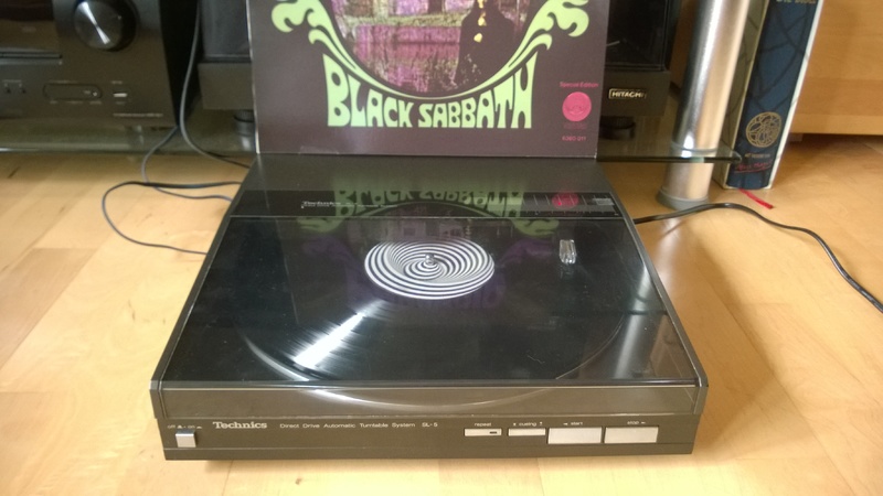 [Bild: Black_Sabbathth_Paranoid_1971.jpg]