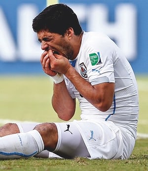Suarez's Painful Biting Teeth