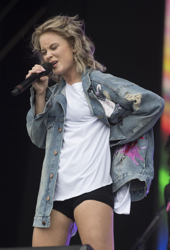 Zara Larsson Upskirt Radio S Big Weekend In Hull Upskirtstars