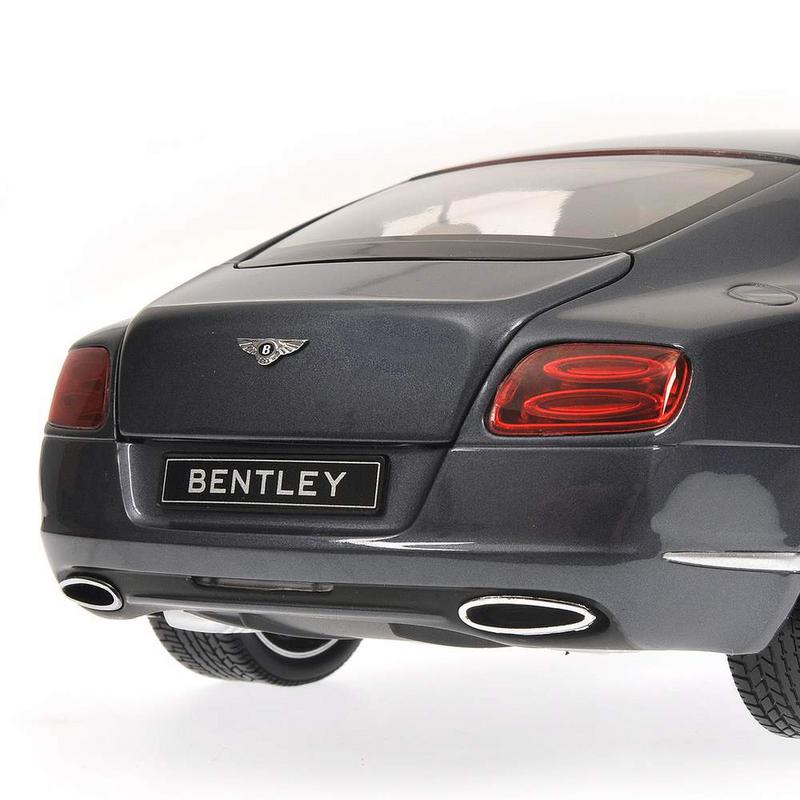 1:18 Minichamps Bentley Continental GT Review - toyforia.com