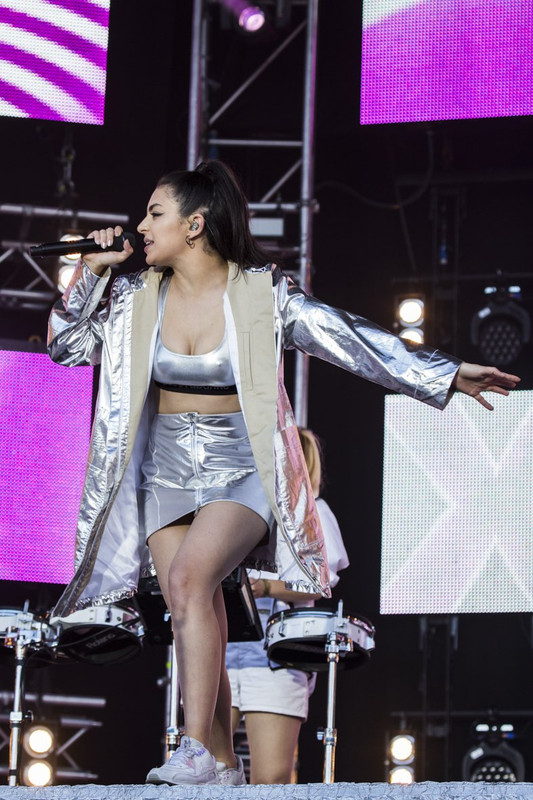 Charli-XCX-13