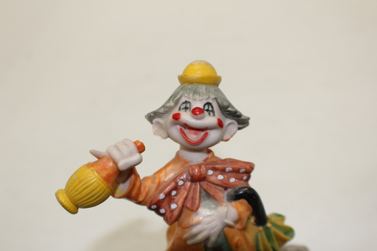 resin clown figurines