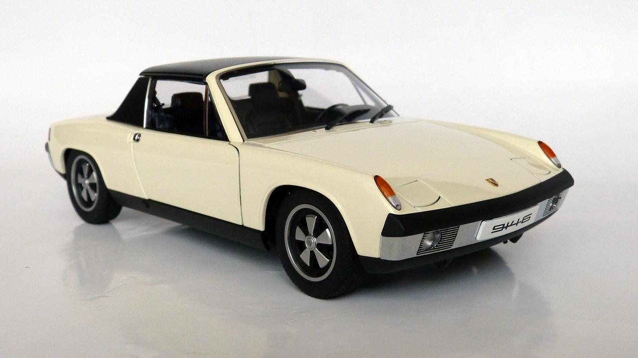 オートアート1/18 ポルシェ 914-6 AUTOart 1:18 Scale Porsche 914/6, Silver Metallic. ezToys