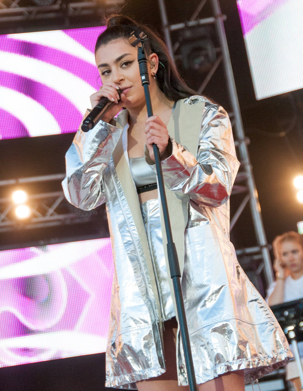 Charli-XCX-12