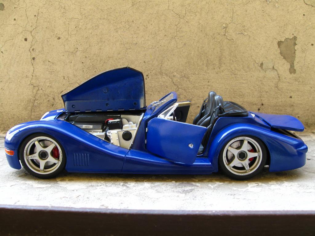 Burago 1/18 - Morgan Aero 8 Blue