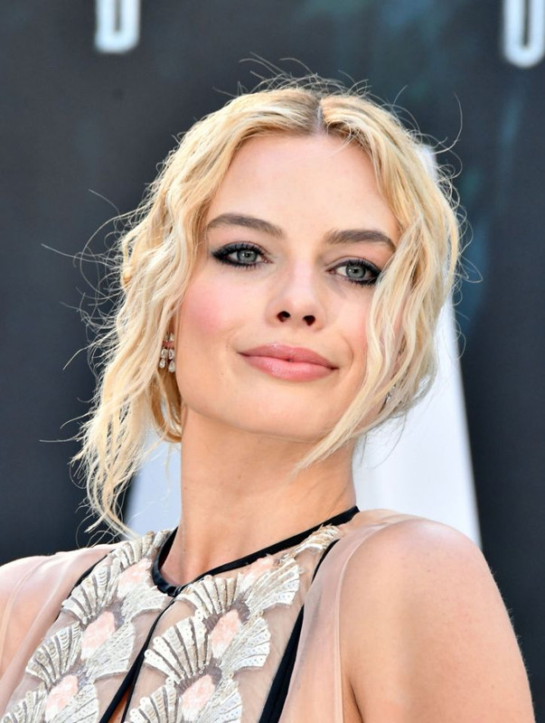 Margot Robbie Upskirt Legend Of Tarzan Premiere In London