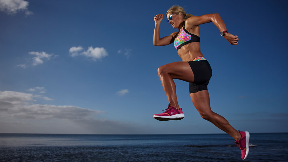 anja-beranek-beach-jump