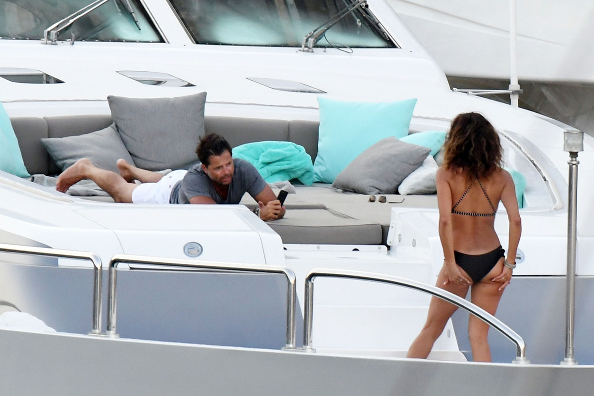 Brooke-Burke-Sexy-20-thefappeningblog.com_