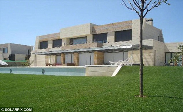 Bale's La Finca House
