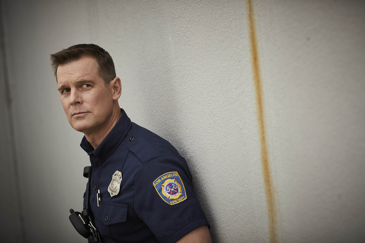 Peter Krause in 9-1-1