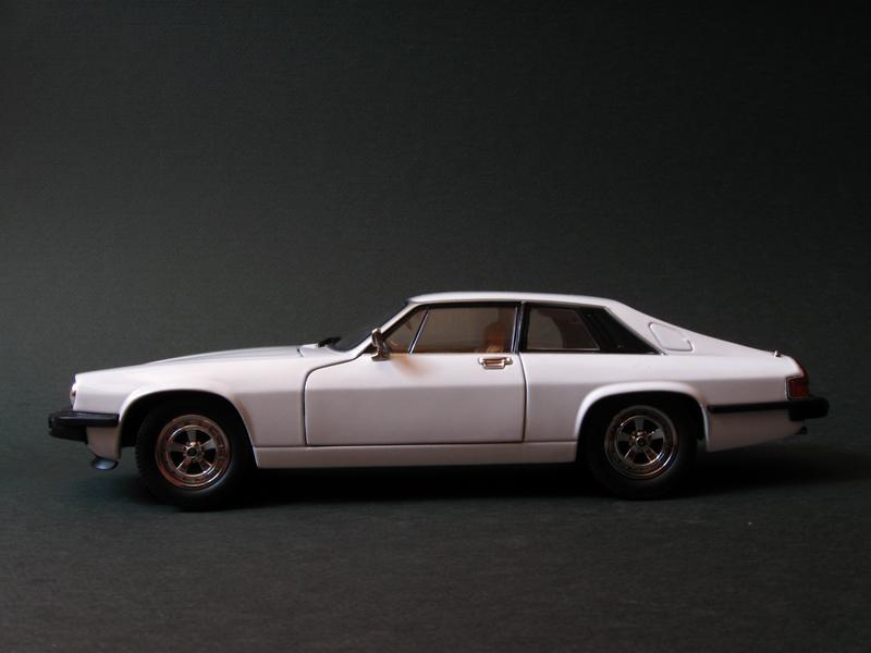 1:18 Yat Ming Jaguar XJS Review - toyforia.com