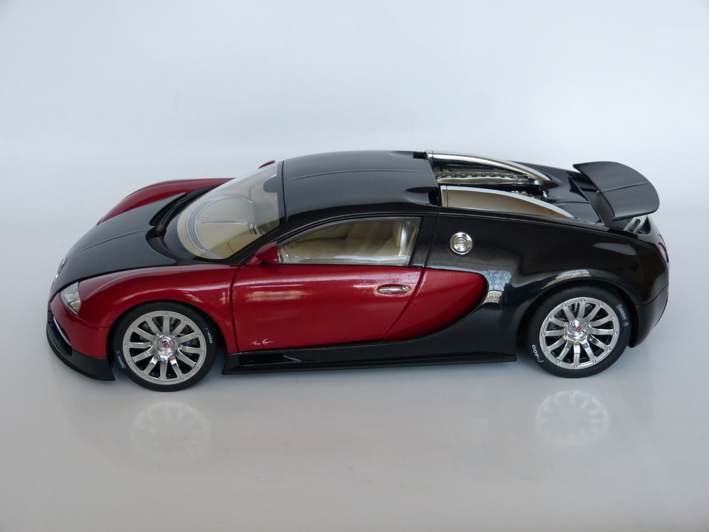 1:18 AUTOart Bugatti Veyron 16/4 Show Car | DiecastXchange Forum