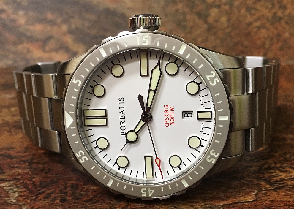 White discount dial divers