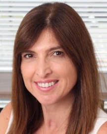 Médica dermatologista Flávia Addor
