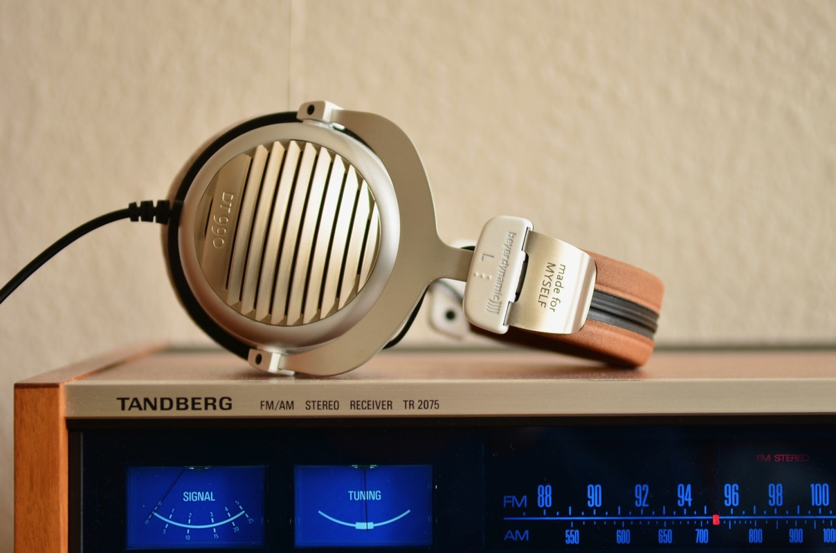 [Bild: beyerdynamic_dt990_1.jpg]